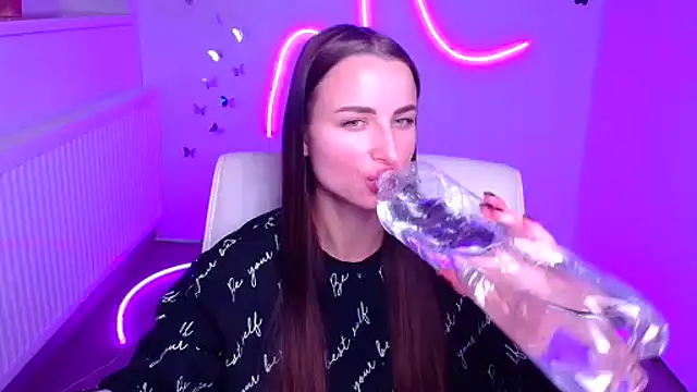 Snapshot of Eva_Janee chatting on 12.01.25 Eva Janee online show from 12.01.25