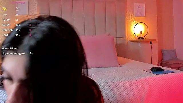 Amy-Saenz online show from 11.12.25