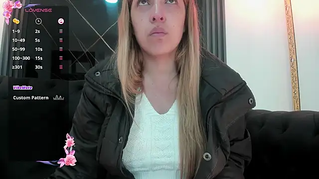 Snapshot of EvaaLovia1 chatting on 11.03.25 EvaaLovia1 online show from 11.03.25