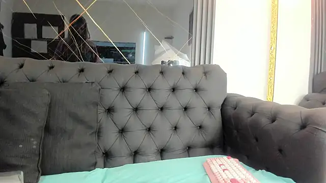 Snapshot of EvaaLovia1 chatting on 02.05.26 EvaaLovia1 online show from 02.05.26