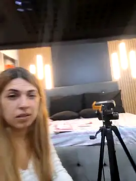 Snapshot of EvaaLovia1 chatting on 02.21.26 EvaaLovia1 online show from 02.21.26