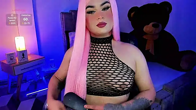Snapshot of alexia_mattel chatting on 01.21.25 alexia mattel online show from 01.21.25