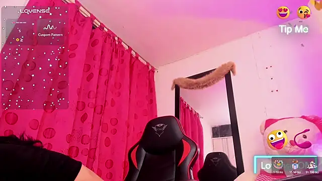 Snapshot of samy_foox chatting on 01.15.26 samy foox online show from 01.15.26