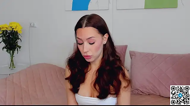 SelenaRousey online show from 04.15.26