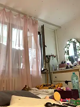 MoonAgnes online show from 03.15.25