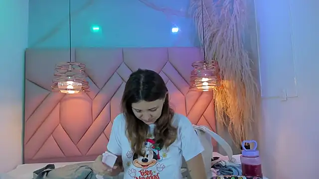 Snapshot of AngelaaCute_ chatting on 12.16.24 AngelaaCute online show from 12.16.24
