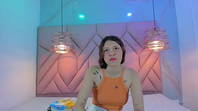 Snapshot of AngelaaCute_ chatting on 01.17.25 AngelaaCute online show from 01.17.25