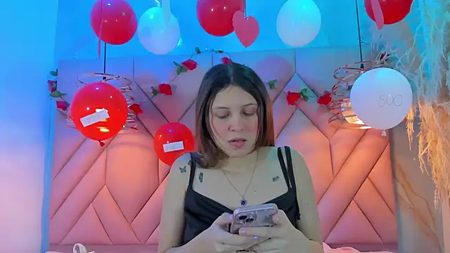 Snapshot of AngelaaCute_ chatting on 02.15.25 AngelaaCute online show from 02.15.25