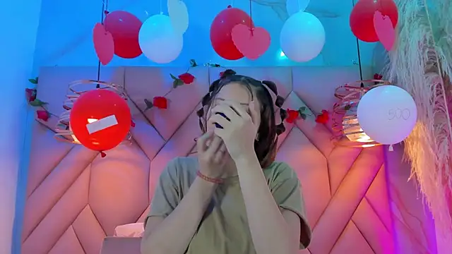 Snapshot of AngelaaCute_ chatting on 02.18.25 AngelaaCute online show from 02.18.25