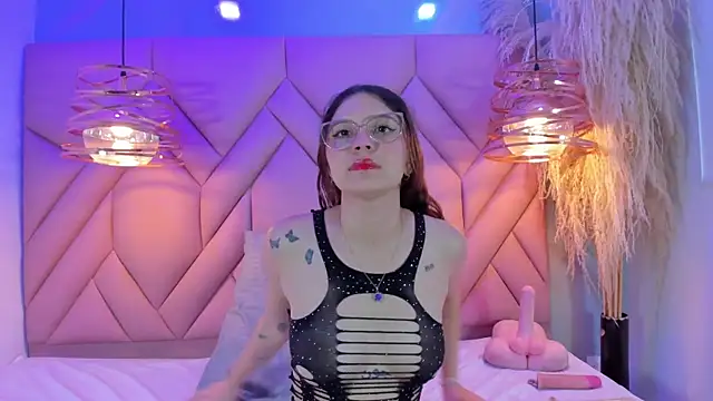 Snapshot of AngelaaCute_ chatting on 03.18.25 AngelaaCute online show from 03.18.25