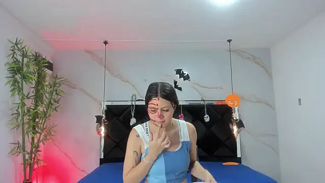 Snapshot of AngelaaCute_ chatting on 10.27.25 AngelaaCute online show from 10.27.25