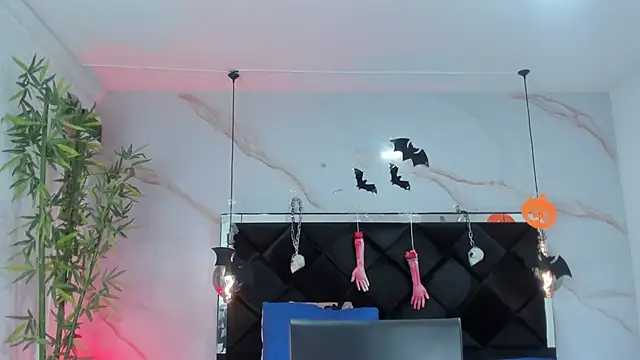 Snapshot of AngelaaCute_ chatting on 10.28.25 AngelaaCute online show from 10.28.25