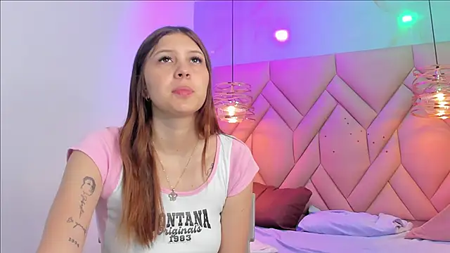 Snapshot of AngelaaCute_ chatting on 02.22.26 AngelaaCute online show from 02.22.26