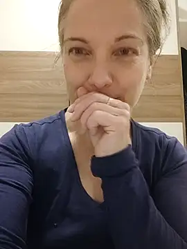 Snapshot of Dark_Angel_22 chatting on 11.23.25 Dark Angel 22 online show from 11.23.25