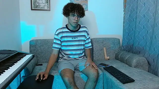 Snapshot of nickolas_moon chatting on 01.13.25 nickolas moon online show from 01.13.25