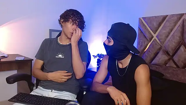 Snapshot of nickolas_moon chatting on 02.23.25 nickolas moon online show from 02.23.25