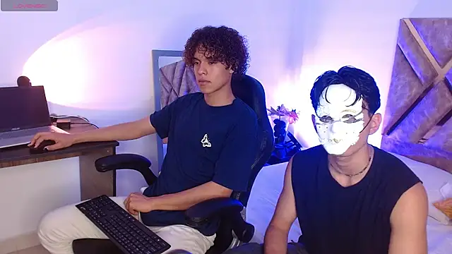 Snapshot of nickolas_moon chatting on 03.08.25 nickolas moon online show from 03.08.25