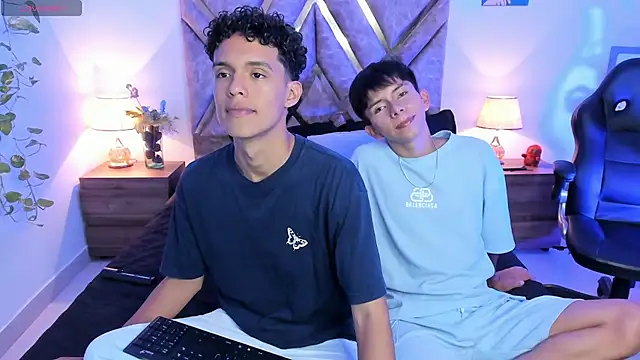 Snapshot of nickolas_moon chatting on 09.28.25 nickolas moon online show from 09.28.25