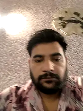 Snapshot of The_Big_Loin_ chatting on 01.28.25 The Big Loin online show from 01.28.25