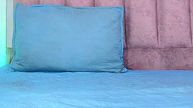 anisha x online show from 09.12.25