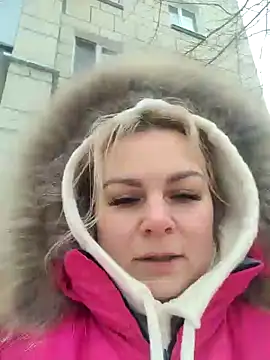 Snapshot of candy_queeen chatting on 02.27.25 candy queeen online show from 02.27.25