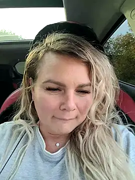 Snapshot of candy_queeen chatting on 09.20.25 candy queeen online show from 09.20.25