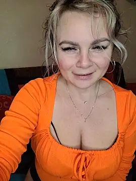 candy queeen online show from 11.19.25