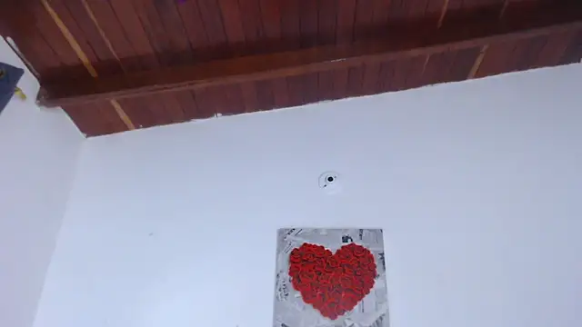 Amara Red online show from 10.01.25