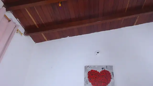 Amara Red online show from 11.12.25