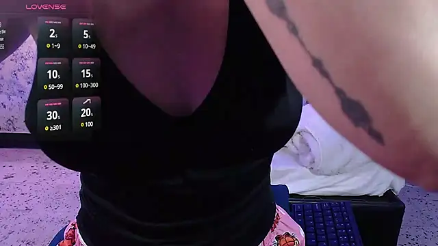 Zoee babygirl online show from 03.04.25
