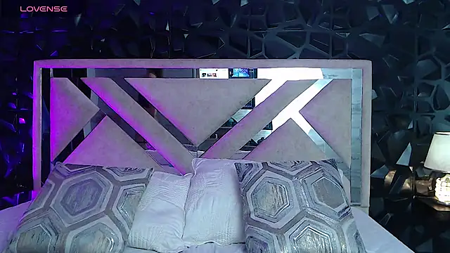 Snapshot of Ari_sunshine_ chatting on 03.05.25 Ari sunshine online show from 03.05.25