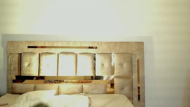 Snapshot of Ari_sunshine_ chatting on 12.05.25 Ari sunshine online show from 12.05.25