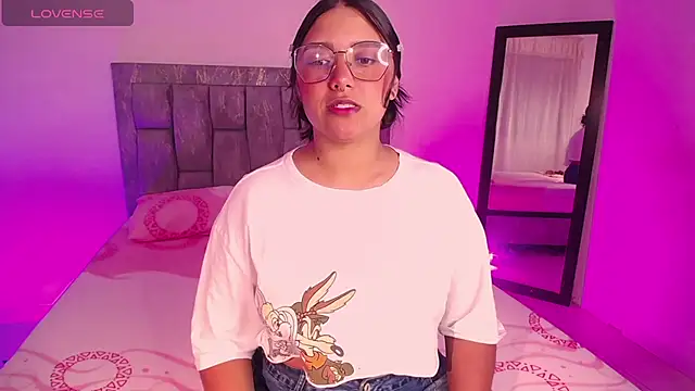 DIANEE 01 online show from 11.01.25