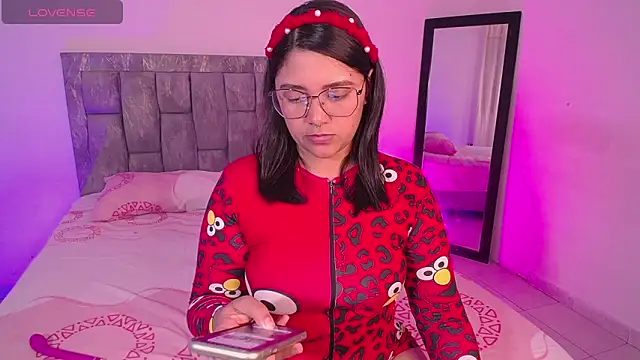 DIANEE 01 online show from 11.13.25