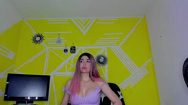 Snapshot of Nikolle_Rouss chatting on 11.27.25 Nikolle Rouss online show from 11.27.25