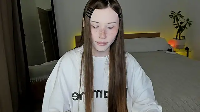 Stella Sunny online show from 07.15.26