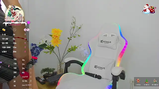 Snapshot of natalie_cowens chatting on 12.27.24 natalie cowens online show from 12.27.24