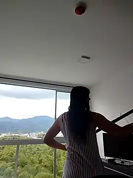 Snapshot of natalie_cowens chatting on 02.08.25 natalie cowens online show from 02.08.25