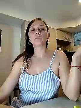 Snapshot of natalie_cowens chatting on 02.08.25 natalie cowens online show from 02.08.25