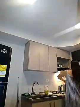 Snapshot of natalie_cowens chatting on 02.12.25 natalie cowens online show from 02.12.25