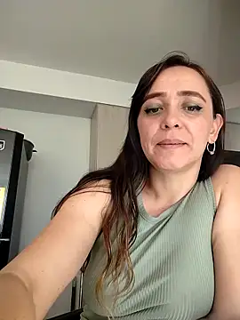 Snapshot of natalie_cowens chatting on 02.15.25 natalie cowens online show from 02.15.25