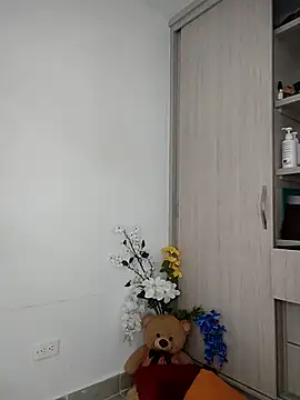 Snapshot of natalie_cowens chatting on 10.23.25 natalie cowens online show from 10.23.25