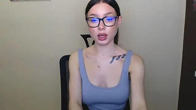 Cutesweetheart online show from 12.21.24