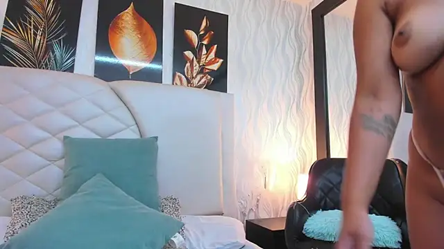 Snapshot of Amberr_Greyy chatting on 01.08.25 Amberr Greyy online show from 01.08.25