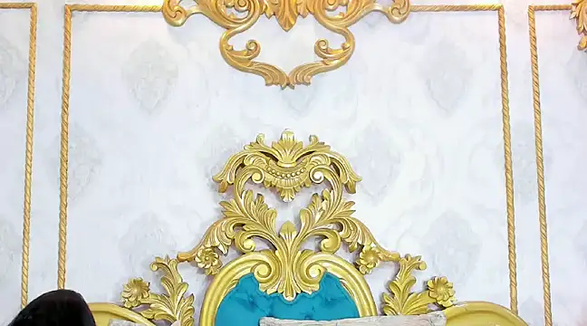 GiahDaniels online show from 12.21.24