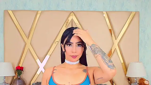 GiahDaniels online show from 02.13.25