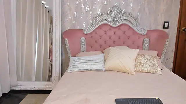 AngelineConnor online show from 03.10.25