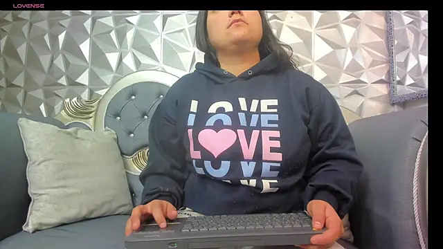 Snapshot of KataleyaStiward chatting on 01.25.25 KataleyaStiward online show from 01.25.25