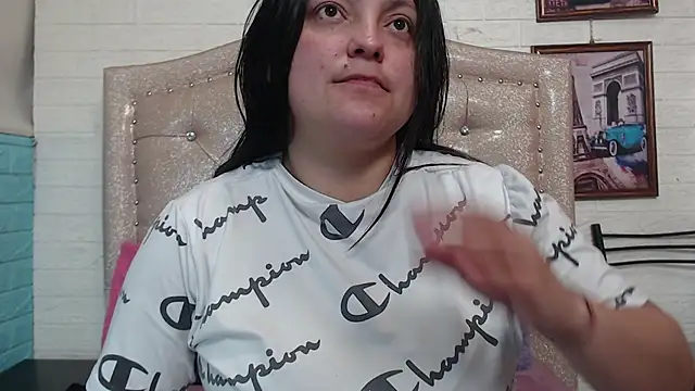 Snapshot of KataleyaStiward chatting on 09.11.25 KataleyaStiward online show from 09.11.25