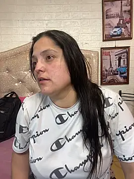 Snapshot of KataleyaStiward chatting on 10.18.25 KataleyaStiward online show from 10.18.25